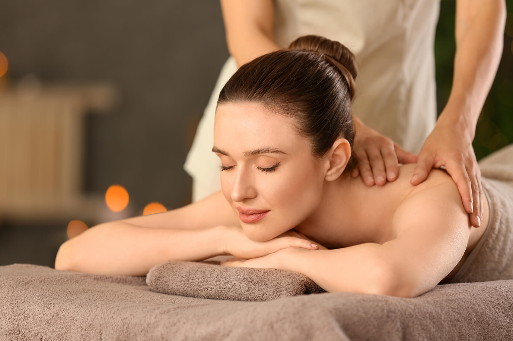 How to Perform a Body Massage at Home  Step-by-Step Techniques for Full  Relaxation - Rus Elite Spa